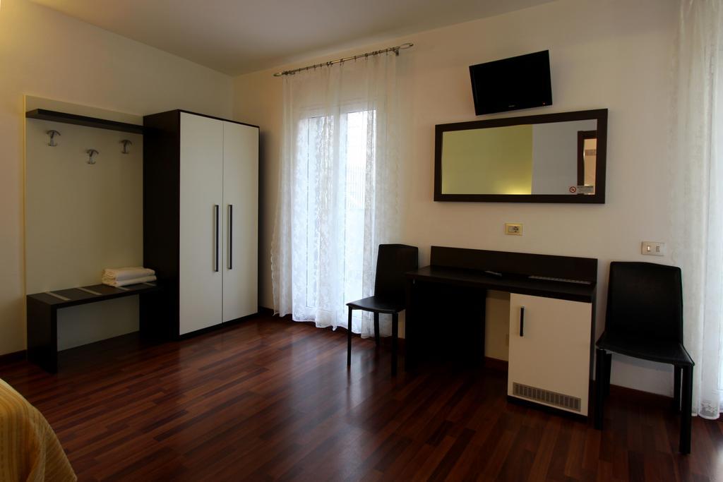 Lux Hotel Durante Milano Exterior foto