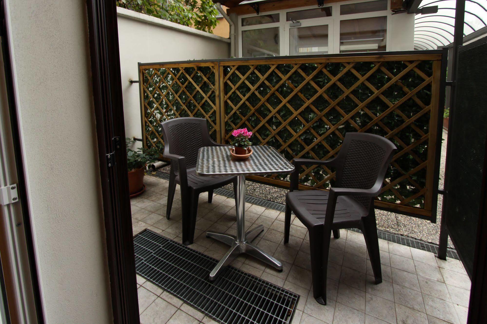 Lux Hotel Durante Milano Exterior foto